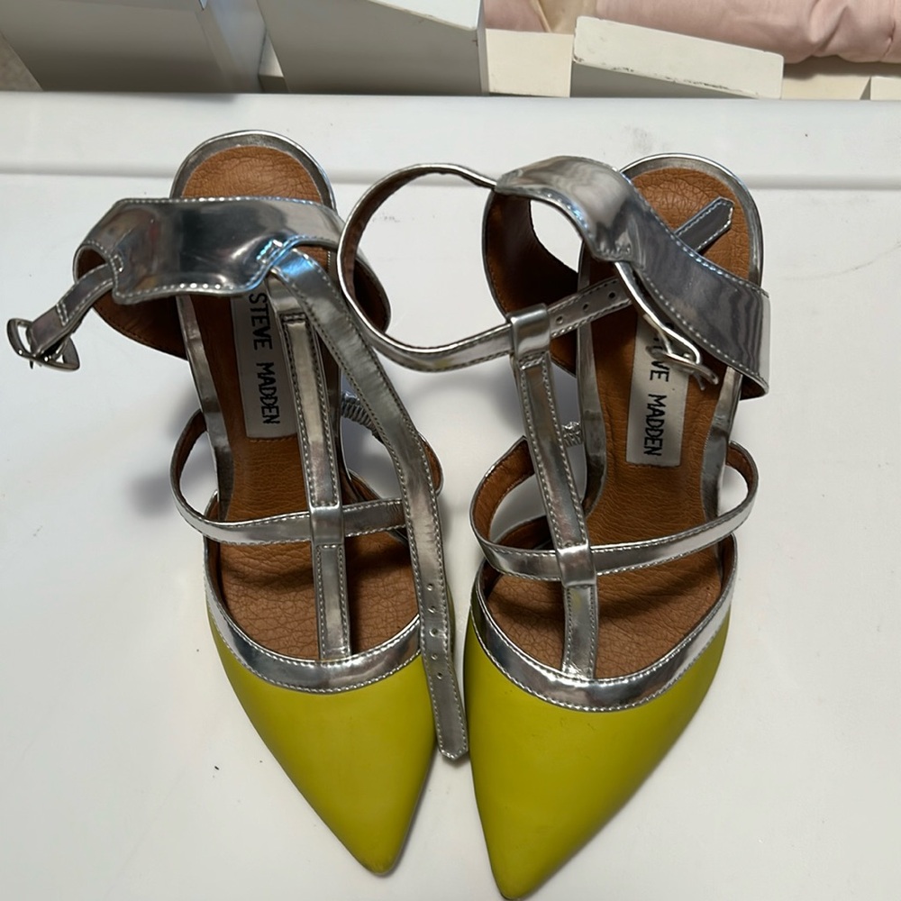Steve Madden pumps.